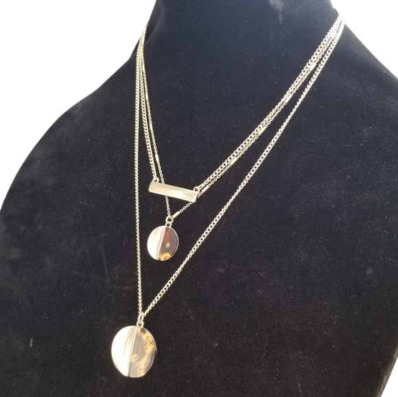 NINE WEST NWT GOLDTONED & ANIMAL PRINT PENDANT LAYERED NECKLACE - Picture 3 of 8